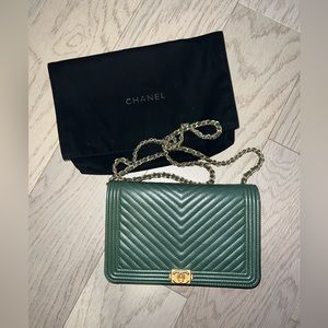 CHANEL Caviar Chevron Quilted WOC